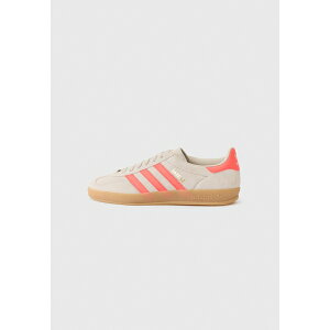 AfB_XIWiX fB[X Xj[J[ V[Y GAZELLE INDOOR UNISEX - Trainers - alumina/lucid red/white