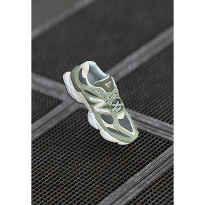 �j���[�o�����X �����Y �X�j�[�J�[ �V���[�Y U9060 UNISEX - Trainers - garter