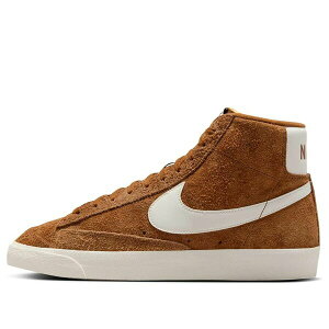 Nike �i�C�L �����Y �X�j�[�J�[ �yNike Blazer Mid '77 Premium 'Light British Tan Hyper Crimson Sail' HF3157-200�z �T�C�Y US_7.5(25.5cm)