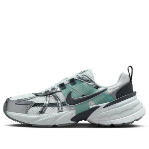 Nike iCL fB[X Xj[J[ Summit White/Metallic Cool Grey/Pure Platinum/Dark Obsidian y(WMNS) Nike V2K Run 'Summit White Dark Obsidian' HQ3484-121z TCY US_W_10
