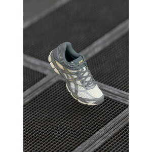 AVbNX Y Xj[J[ V[Y GEL CUMULUS 16 UNISEX - Trainers - cream/clay grey