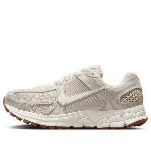 Nike �i�C�L ���f�B�[�X �X�j�[�J�[ �y(WMNS) Nike Air Zoom Vomero 5 'Light Orewood Brown' FZ3780-101�z �T�C�Y US_6(23.0cm)