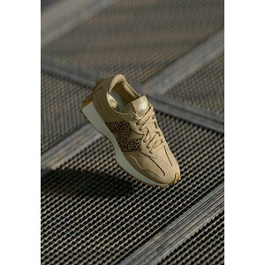 j[oX fB[X Xj[J[ V[Y WS327 - Trainers - incense