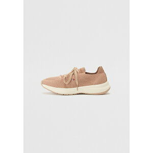 g~[ qtBK[ fB[X Xj[J[ V[Y RUNNER - Trainers - claystone