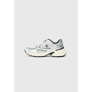 �J���o���N���C�� �����Y �X�j�[�J�[ �V���[�Y HIKE RUNNER - Trainers - silver-coloured/black/marshmallow