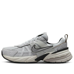 Nike �i�C�L ���f�B�[�X �X�j�[�J�[ �y(WMNS) Nike V2K Run 'Pure Platinum Chrome' FN6703-002�z �T�C�Y US_W_12.5