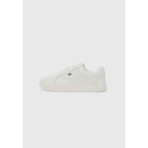 トミー ヒルフィガー レディース スニーカー シューズ FLAG COURT - Trainers - white