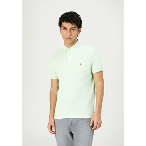 g~[ qtBK[ Y T_ V[Y REGULAR - Polo shirt - opal green