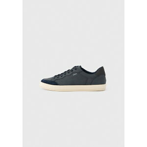 �W�F�I�b�N�X �����Y �X�j�[�J�[ �V���[�Y SERIFOS - Trainers - dark navy
