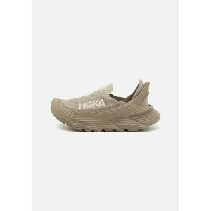 �z�J�I�l�I�l �����Y �n�C�L���O �X�|�[�c RESTORE - Slip-ons - dune/oxford tan