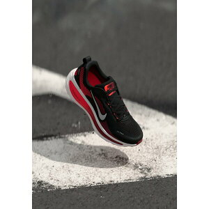 iCL Y T_ V[Y VOMERO 18 - Road running shoes - black/summit white/bright crimson/team red/metallic silver