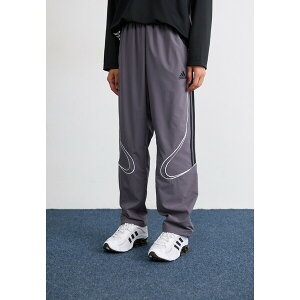 アディダスオリジナルス メンズ サンダル シューズ TEAMGEIST - Tracksuit bottoms - grey strata/black