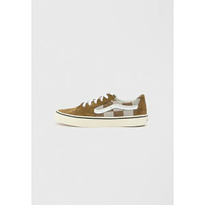 �o���Y ���f�B�[�X �X�j�[�J�[ �V���[�Y SK8 LOW UNISEX - Trainers - brown