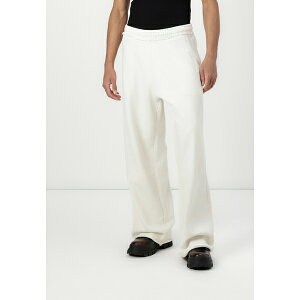 ジェーデッド メンズ サンダル シューズ DISTRESSED MONSTER JOGGER UNISEX - Tracksuit bottoms - off white