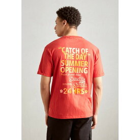 スコッチアンドソーダ メンズ Tシャツ トップス FRONT BACK ARTWORK - Print T-shirt - boat red