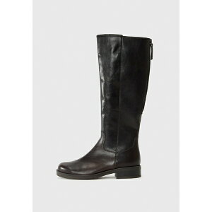 K{[ fB[X u[c V[Y Boots - moro