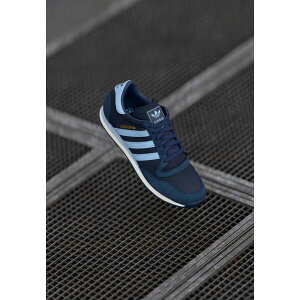 AfB_XIWiX Y Xj[J[ V[Y GALAXY OG UNISEX - Trainers - night indigo/clear sky/off white