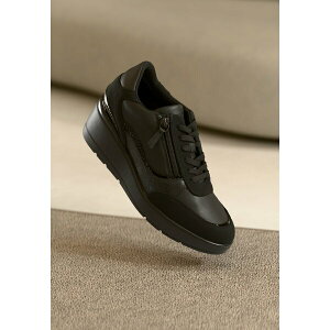 WFIbNX fB[X Xj[J[ V[Y ILDE - Trainers - black