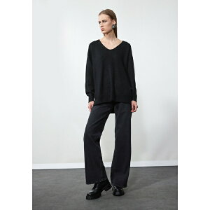 W fB[X T_ V[Y LEATHER - Lace-ups - black