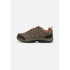 コロンビア メンズ バスケットボール スポーツ REDMOND III WATERPROOF - Hiking shoes - pebble/dark sienna
