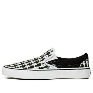 Vans �o���Y �����Y �X�j�[�J�[ �yVans Classic Slip-On Karl Lagerfeld Black White VA38F7OEK�z �T�C�Y US_M_4