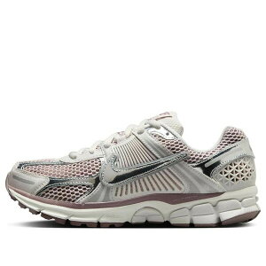 Nike �i�C�L ���f�B�[�X �X�j�[�J�[ Vast Grey/Metallic Silver/Platinum Violet/Taupe Grey �y(WMNS) Nike Air Zoom Vomero 5 'Metallic Silver Platinum Violet' HV6417-001�z �T�C�Y US_9.5(26.5cm)