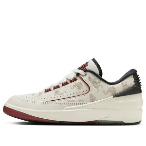 Air Jordan �W���[�_�� ���f�B�[�X �X�j�[�J�[ Sail/Cedar/Dark Smoke Grey/Dark Team Red/Metallic Gold Grain �y(WMNS) Air Jordan 2 Retro Low 'CNY' FJ5736-100�z �T�C�Y US_8.5(25.5cm)
