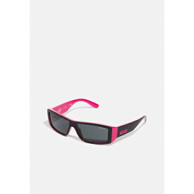 ヴォーグアイウェア レディース サングラス＆アイウェア アクセサリー LIMITED EDITION COLOR - HAILEY BIEBER X VOGUE EYEWEAR - Sunglasses - top black/full pink