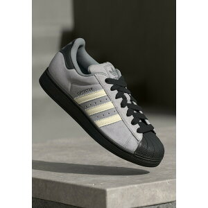 AfB_XIWiX Y Xj[J[ V[Y SUPERSTAR II - Trainers - grey three/cream white/core black