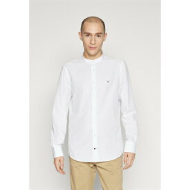 トミー ヒルフィガー メンズ シャツ トップス OXFORD DOBBY SHIRT - Formal shirt - optic white
