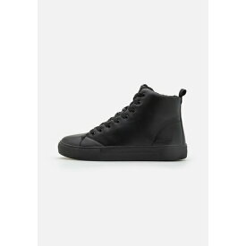 ピア ワン メンズ サンダル シューズ High-top trainers - black