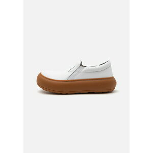 モスキーノ メンズ ドレスシューズ シューズ OLLIE SHOES - Slip-ons - bianco