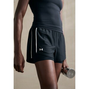 A_[A[}[ fB[X ejX X|[c TECH PLAY UP SHORTS - Sports shorts - black/white