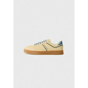 トミーヒルフィガー メンズ スニーカー シューズ THE GREENWICH - Trainers - gentle gold-coloured