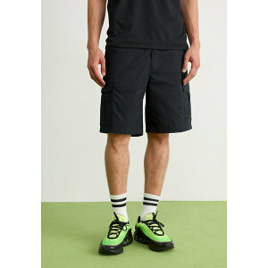 iCL Y T_ V[Y CLUB CARGO - Shorts - black/white