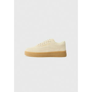 g~[ qtBK[ fB[X Xj[J[ V[Y MODERN COURT - Trainers - newsprint