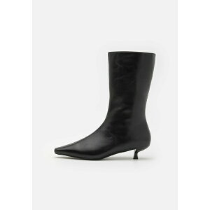 ���C�h ���f�B�[�X �u�[�c �V���[�Y ONIX - Boots - black