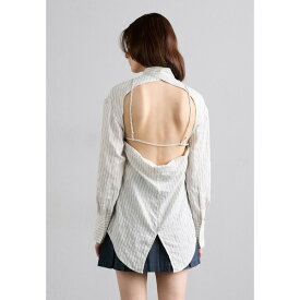 ミスタ レディース シャツ トップス IRYNA WHITE WIDE LINES - Button-down blouse - white