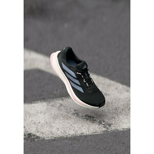 AfB_X fB[X tBbglX X|[c SUPERNOVA RISE 2 - Road running shoes - core black/silver violet/clear pink