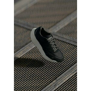 AfB_XIWiX fB[X Xj[J[ V[Y ADIZERO ARUKU - Trainers - carbon/core black/charcoal