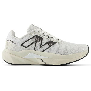 New Balance j[oX fB[X Xj[J[ yNew Balance FuelCell Propel v5 White Linen Black Cement (Women's)z TCY US_5(22.0cm) White/Linen/Black Cement