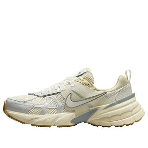 Nike �i�C�L ���f�B�[�X �X�j�[�J�[ �y(WMNS) Nike V2K Run 'White Photon Dust Fir' FD0736-108�z �T�C�Y US_8.5(25.5cm)