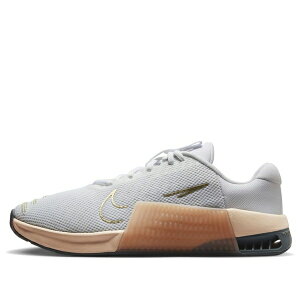 Nike �i�C�L ���f�B�[�X �X�j�[�J�[ White/Metallic Gold Grain/Sand Drift/White �y(WMNS) Nike Metcon 9 'White Metallic Gold Grain' DZ2537-104�z �T�C�Y US_5(22.0cm)