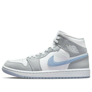 Air Jordan �W���[�_�� ���f�B�[�X �X�j�[�J�[ White/Grey/Blue �y(WMNS) Air Jordan 1 Mid 'Wolf Grey Aluminum' BQ6472-105�z �T�C�Y US_7(24.0cm)