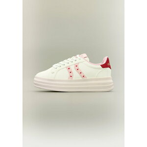 �A���h ���f�B�[�X �X�j�[�J�[ �V���[�Y ADORES - Trainers - white