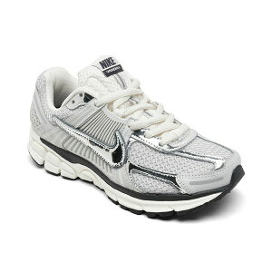 �i�C�L ���f�B�[�X �X�j�[�J�[ �V���[�Y Women's Zoom Vomero 5 Casual Sneakers from Finish Line Photon Dust/Chrome