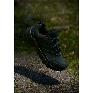 AfB_X ebNX fB[X tBbglX X|[c SKYCHASER AX5 GTX - Hiking shoes - core black/semi flash aqua