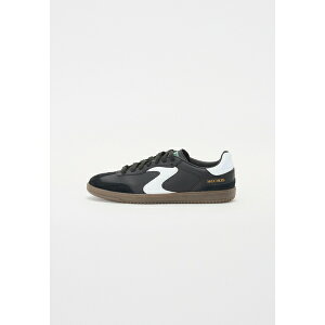 XPb`[Y Y T_ V[Y HOTSHOT - Trainers - black/white