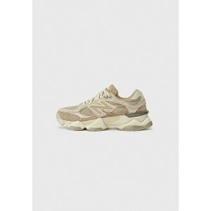 �j���[�o�����X �����Y �X�j�[�J�[ �V���[�Y U9060 UNISEX - Trainers - mushroom