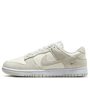 Nike �i�C�L ���f�B�[�X �X�j�[�J�[ �y(WMNS) Nike Dunk Low Suede 'Sail Vast Grey' IO4244-105�z �T�C�Y US_W_10.5